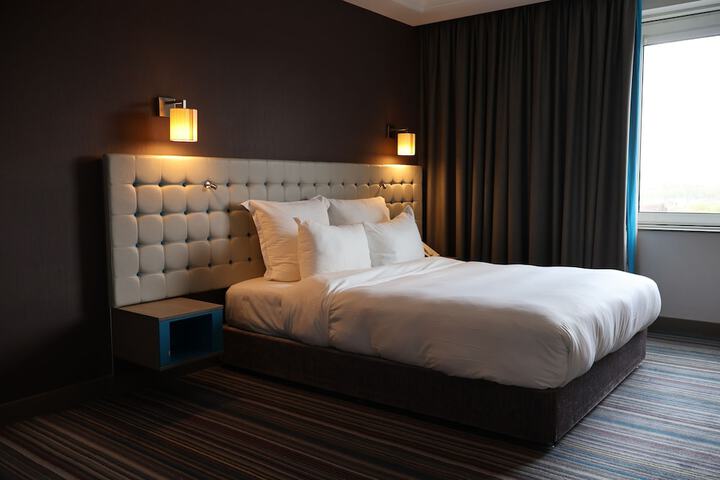 Room 25 of 118