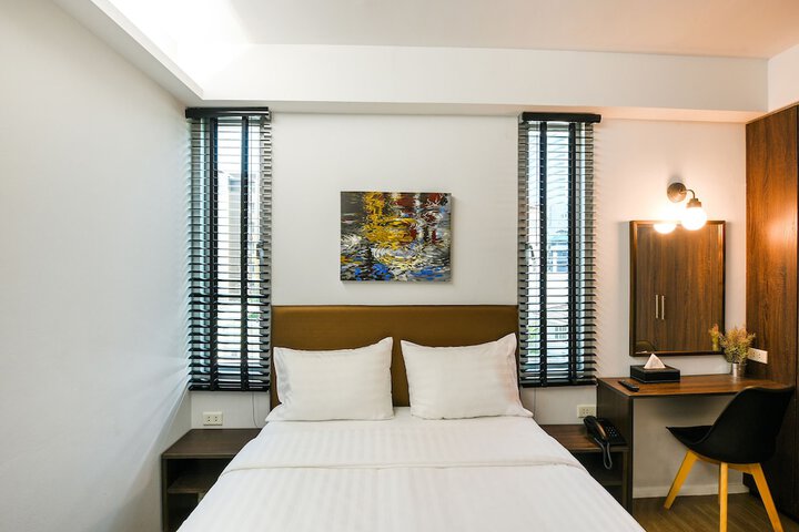 Room 12 of 26