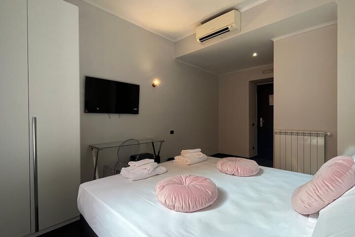 Room 6 of 23