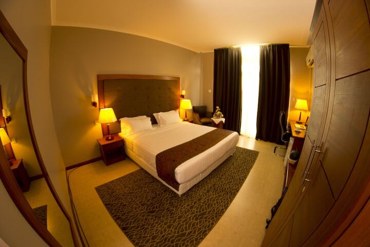 Room 12 of 46