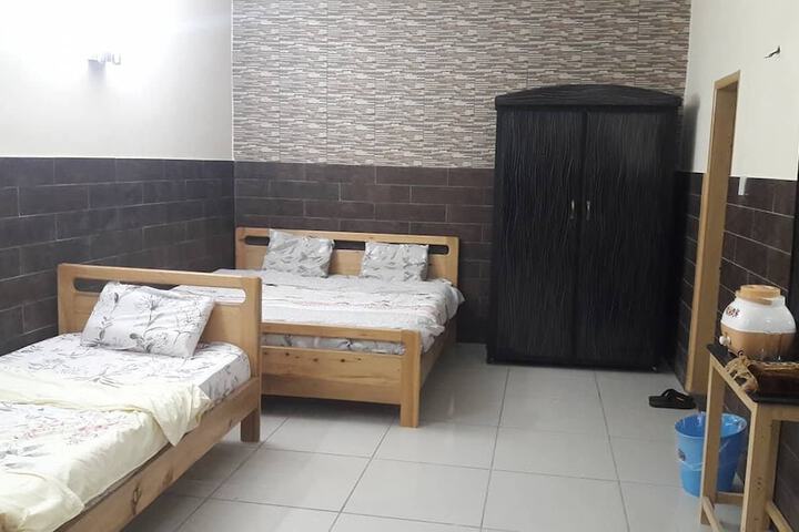 Room 14 of 16