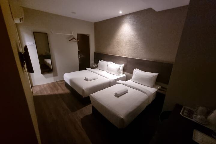 Room 96 of 138