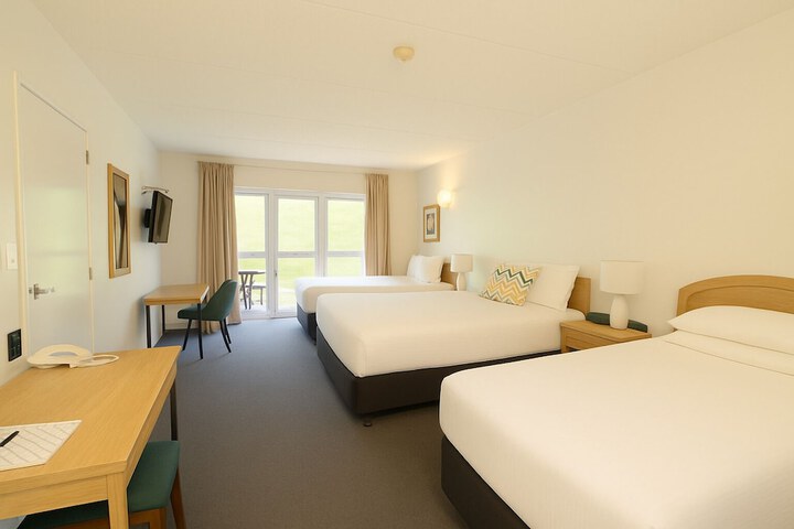 Room 5 of 32