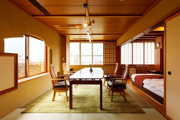 Room 10 of 29
