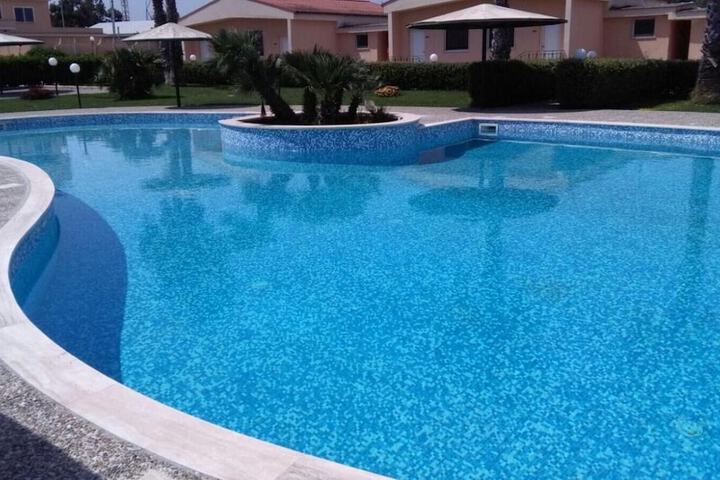 Pools & Facilities