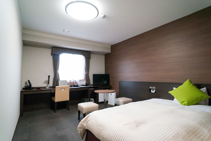 Room 7 of 72