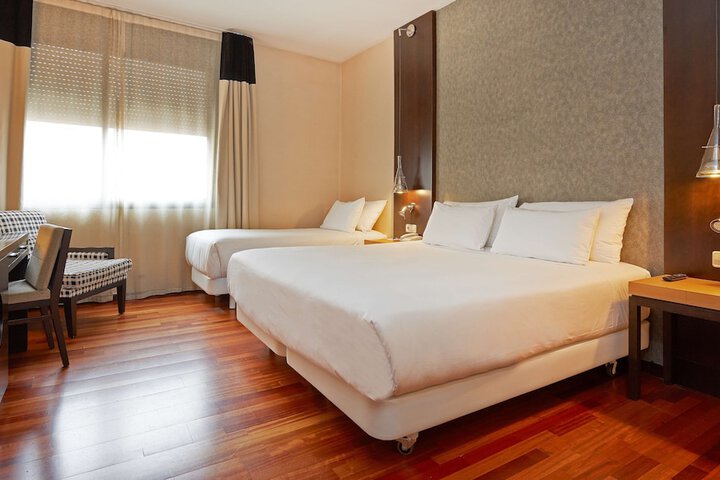Room 5 of 28