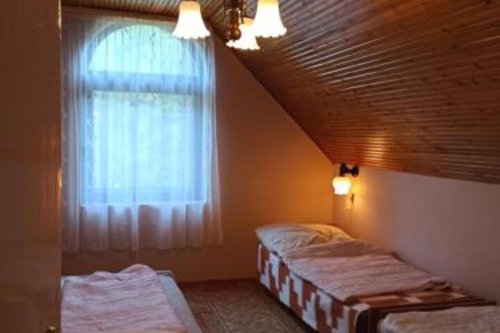Room 11 of 24