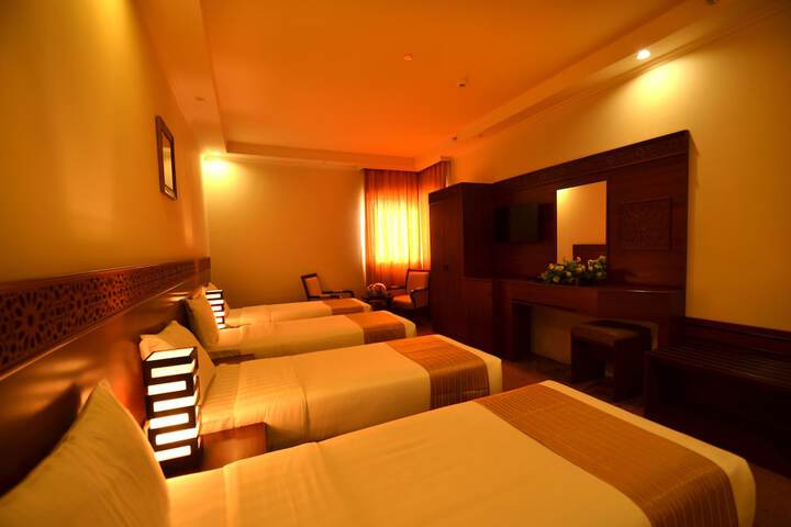 Room 7 of 19