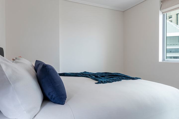 Room 4 of 80