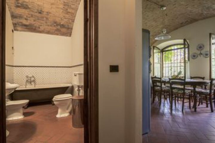 Room 2 of 12