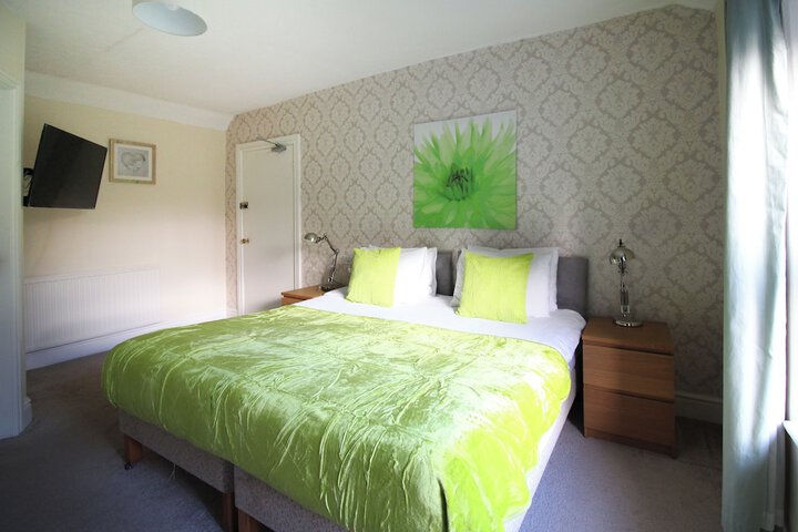 Room 15 of 42