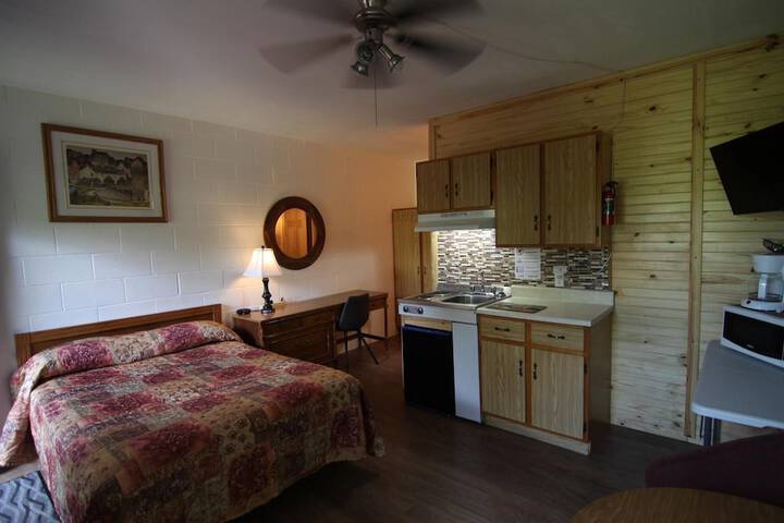 Room 8 of 33