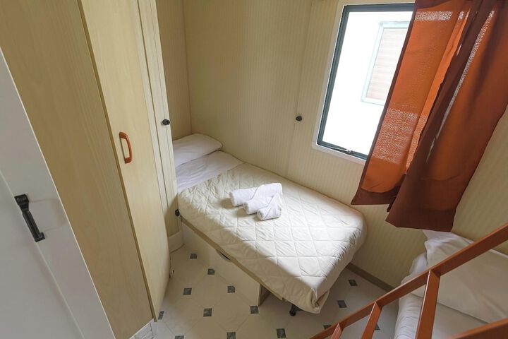 Room 22 of 82