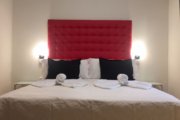 Room 2 of 47