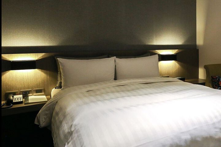 Room 19 of 35