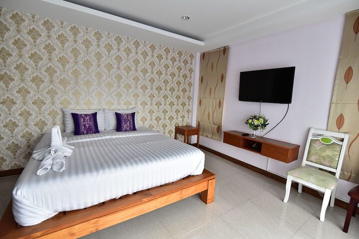 Room 7 of 34