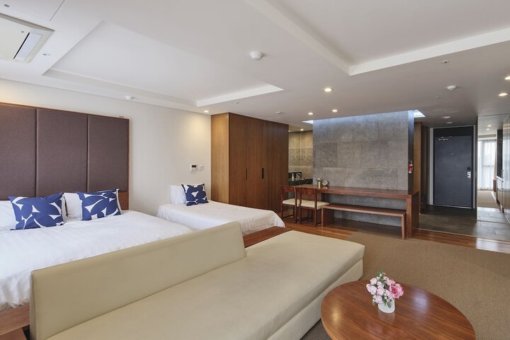 Room 17 of 62