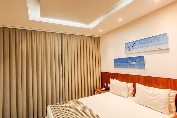 Room 28 of 103