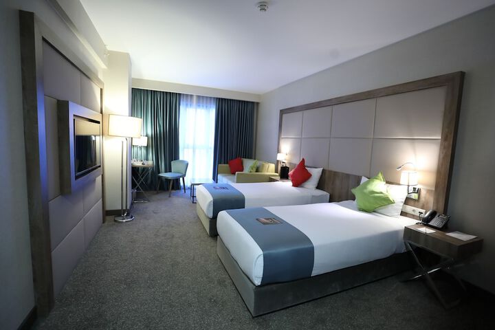 Room 31 of 166