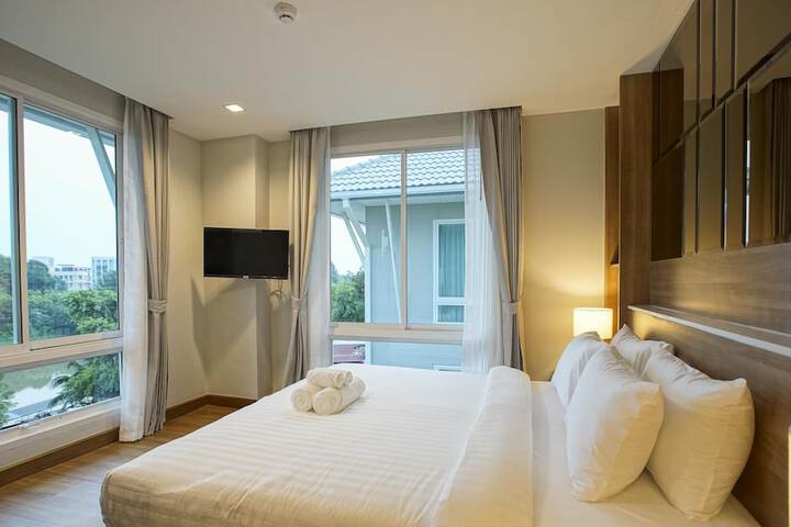 Room 3 of 87