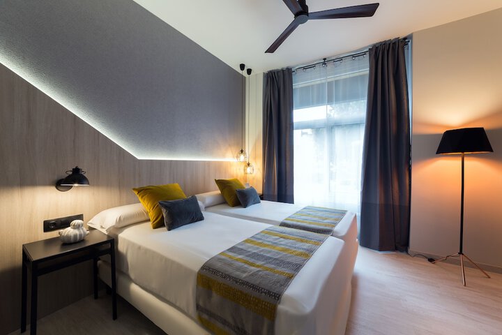Room 9 of 47