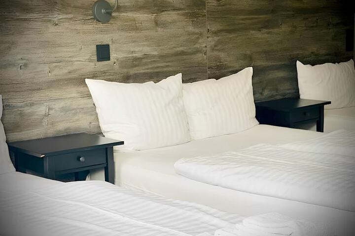 Room 4 of 13