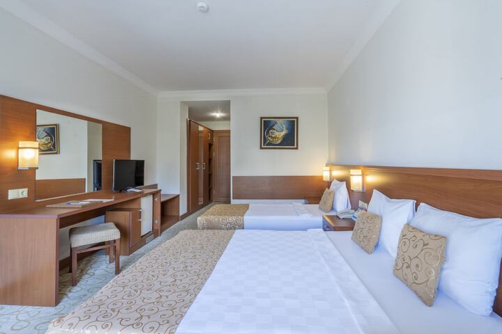 Room 10 of 43