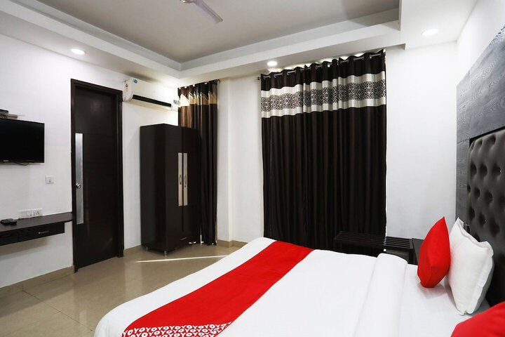 Room 17 of 30