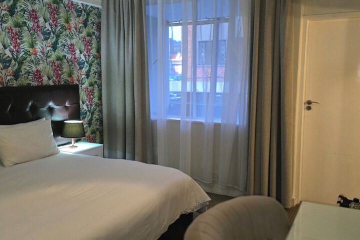 Room 14 of 25