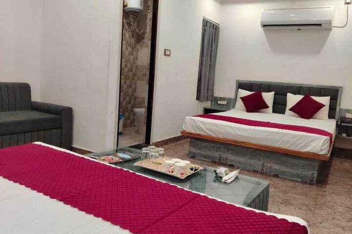 Room 13 of 29