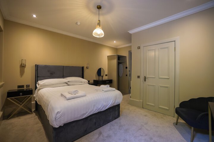 Room 28 of 111