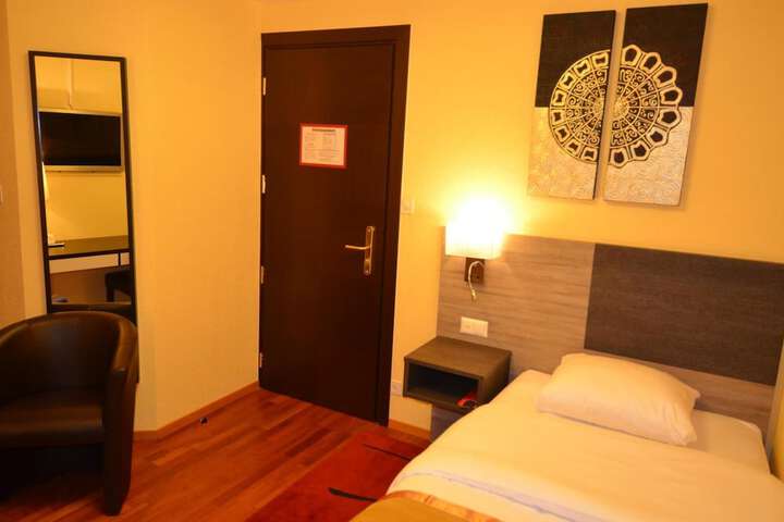 Room 35 of 56