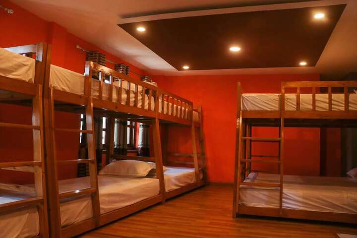 Room 10 of 14