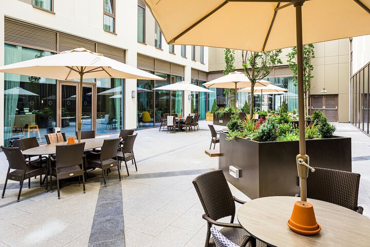 Hotel Exterior 43 of 44