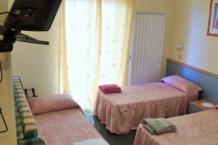 Room 12 of 42