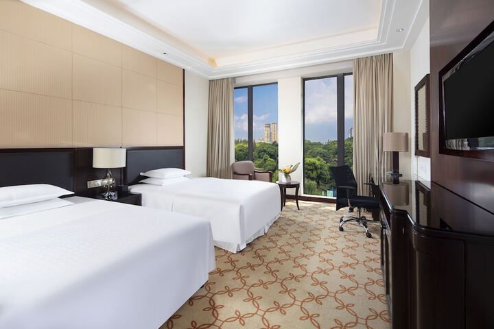 Room 14 of 77