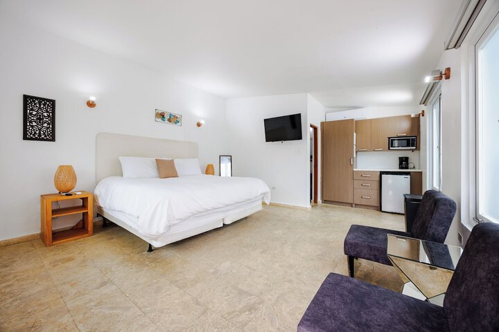 Room 27 of 171