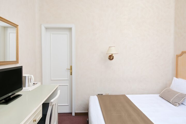 Room 22 of 86