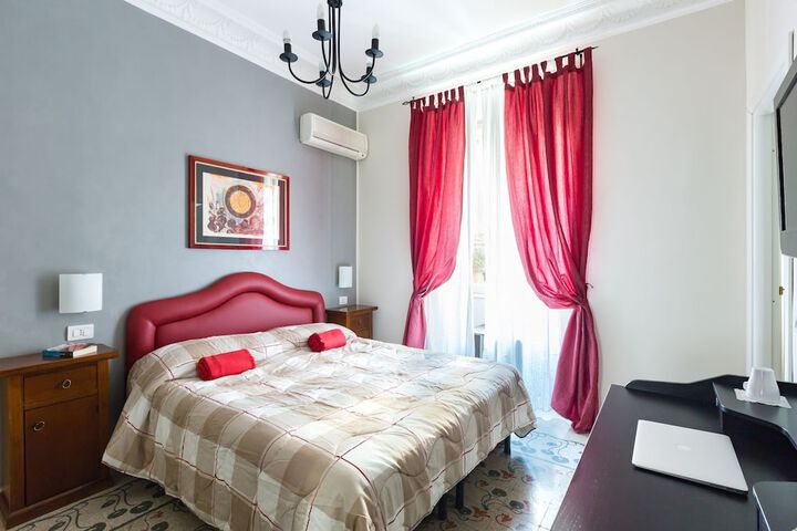 Room 5 of 37