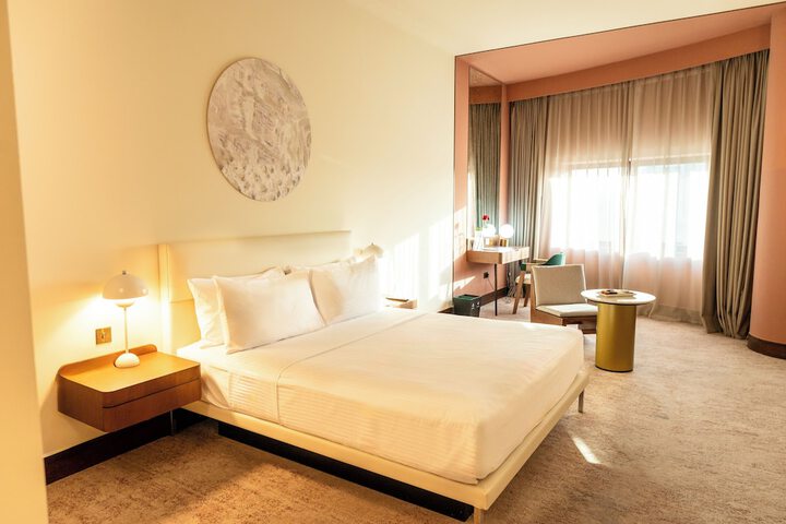Room 7 of 38