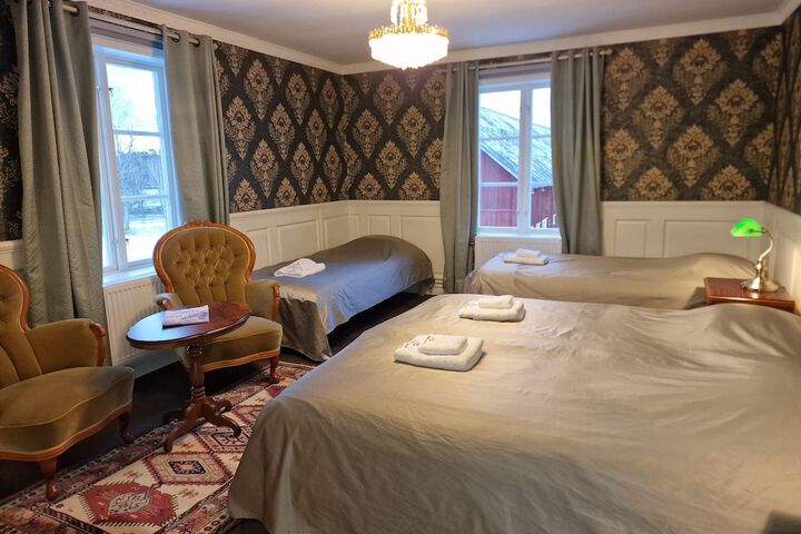 Room 109 of 148