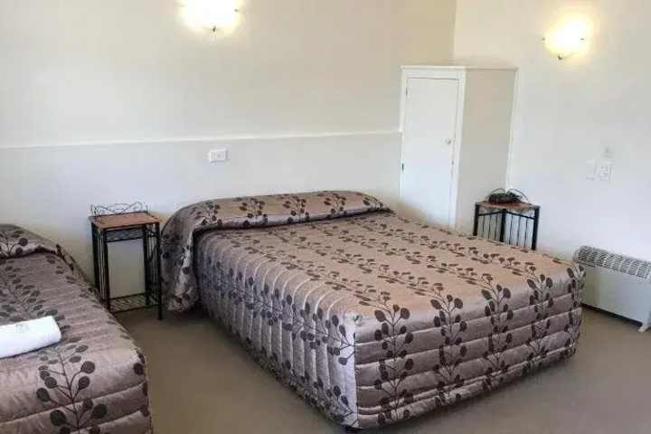 Room 3 of 13