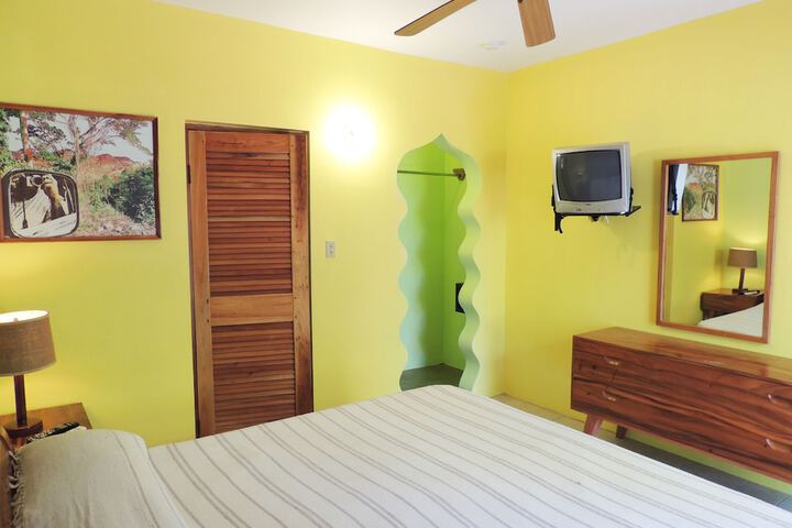 Room 13 of 97