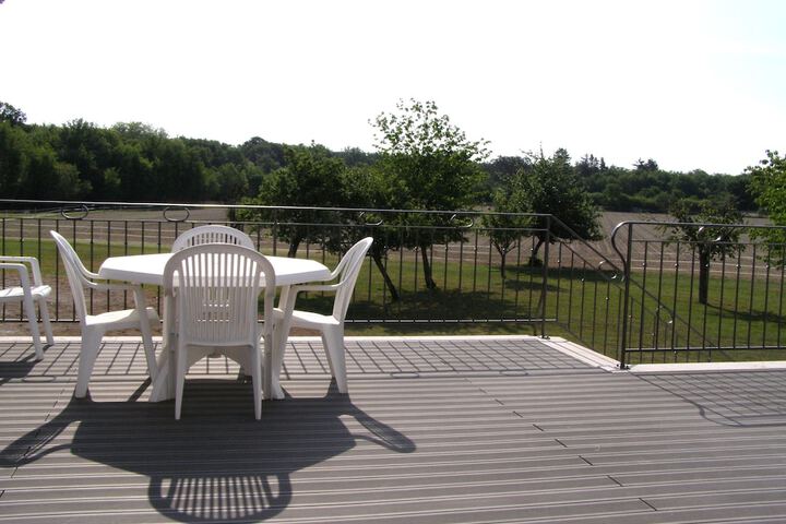 Terrace/Patio 23 of 24