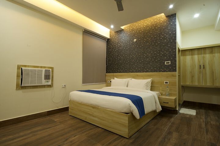 HAYAT RESIDENCY