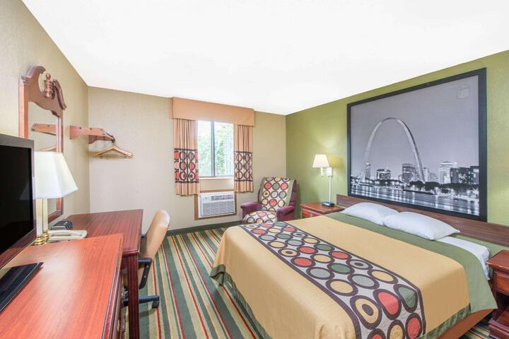 1 Queen Bed (17 of 21)