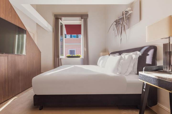 Room 30 of 52