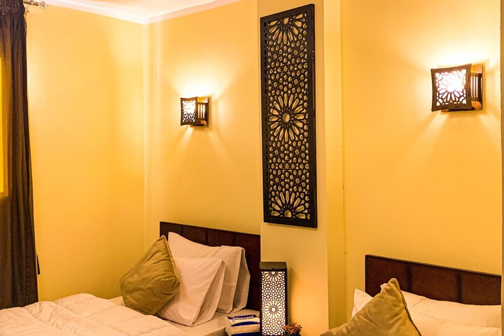 Room 10 of 38