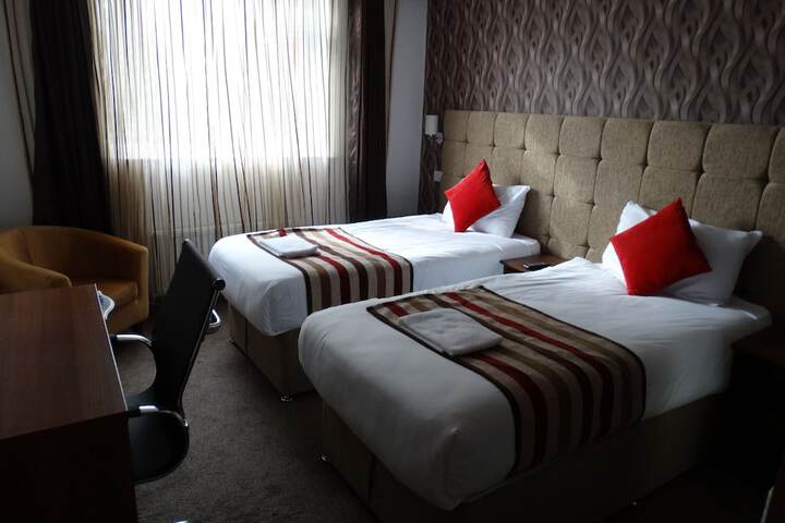 Room 2 of 34